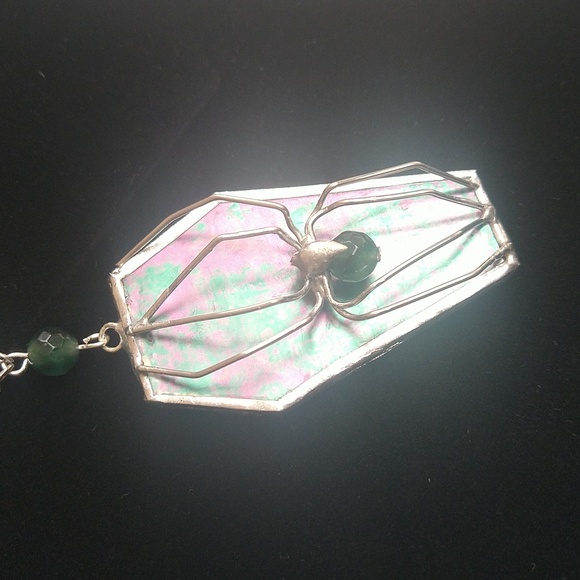 Stained glass spider necklace - Picture 2 of 3